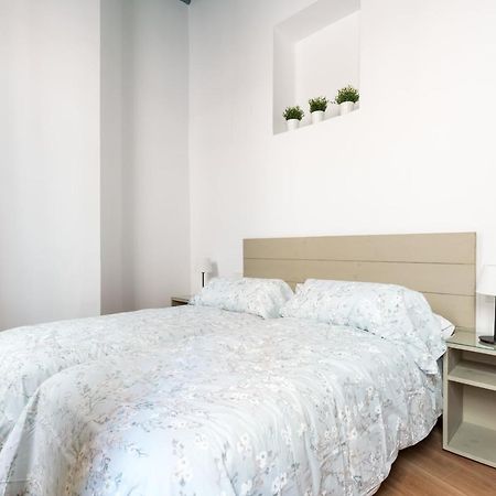 Apartamentos Leoncillos Sevilla Bagian luar foto