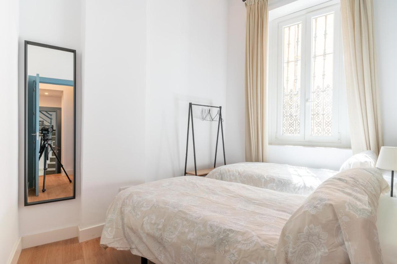 Apartamentos Leoncillos Sevilla Bagian luar foto