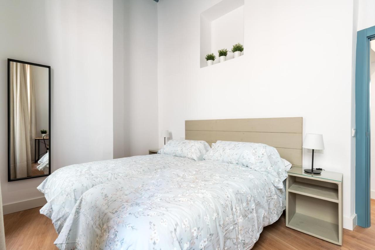 Apartamentos Leoncillos Sevilla Bagian luar foto