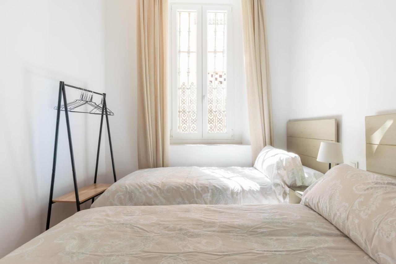 Apartamentos Leoncillos Sevilla Bagian luar foto