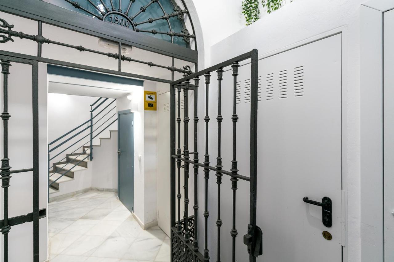 Apartamentos Leoncillos Sevilla Bagian luar foto