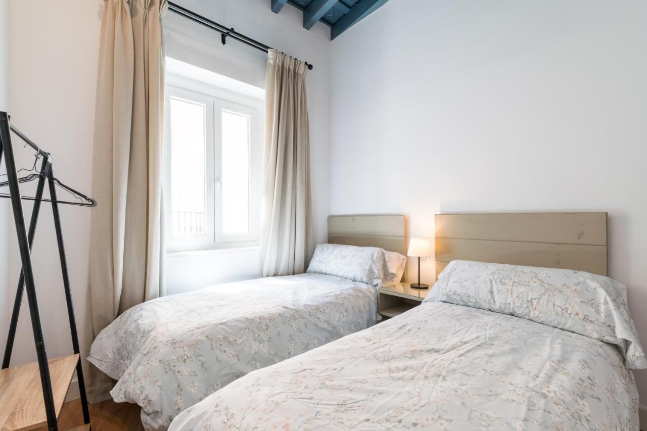Apartamentos Leoncillos Sevilla Bagian luar foto