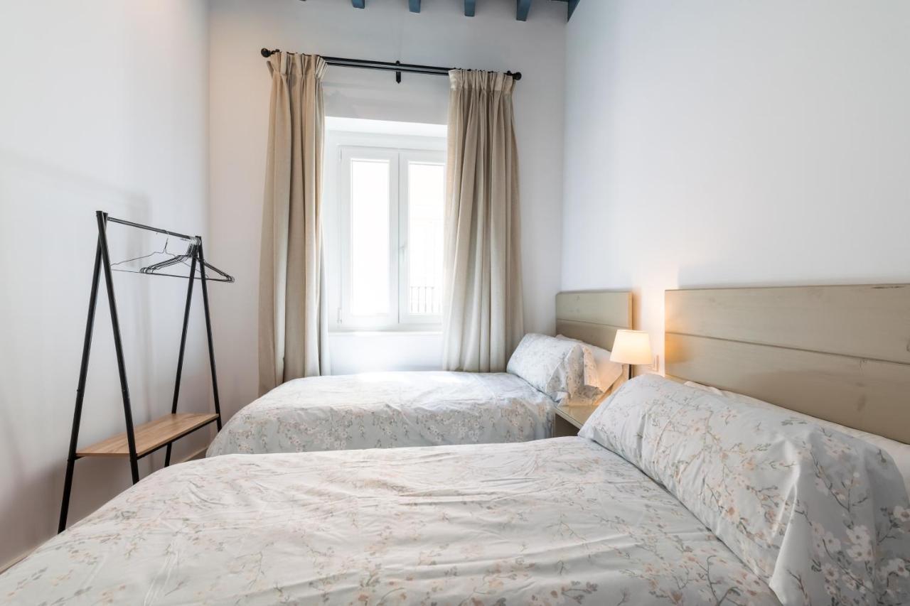 Apartamentos Leoncillos Sevilla Bagian luar foto